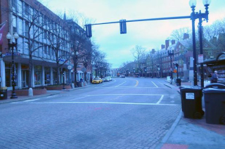 Illustration for article titled Eerie Photos Of Boston On Lockdown